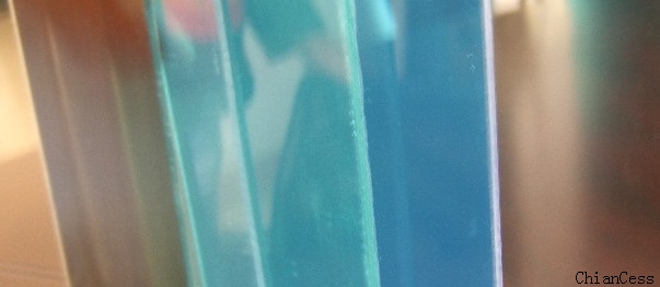 ������r����������r